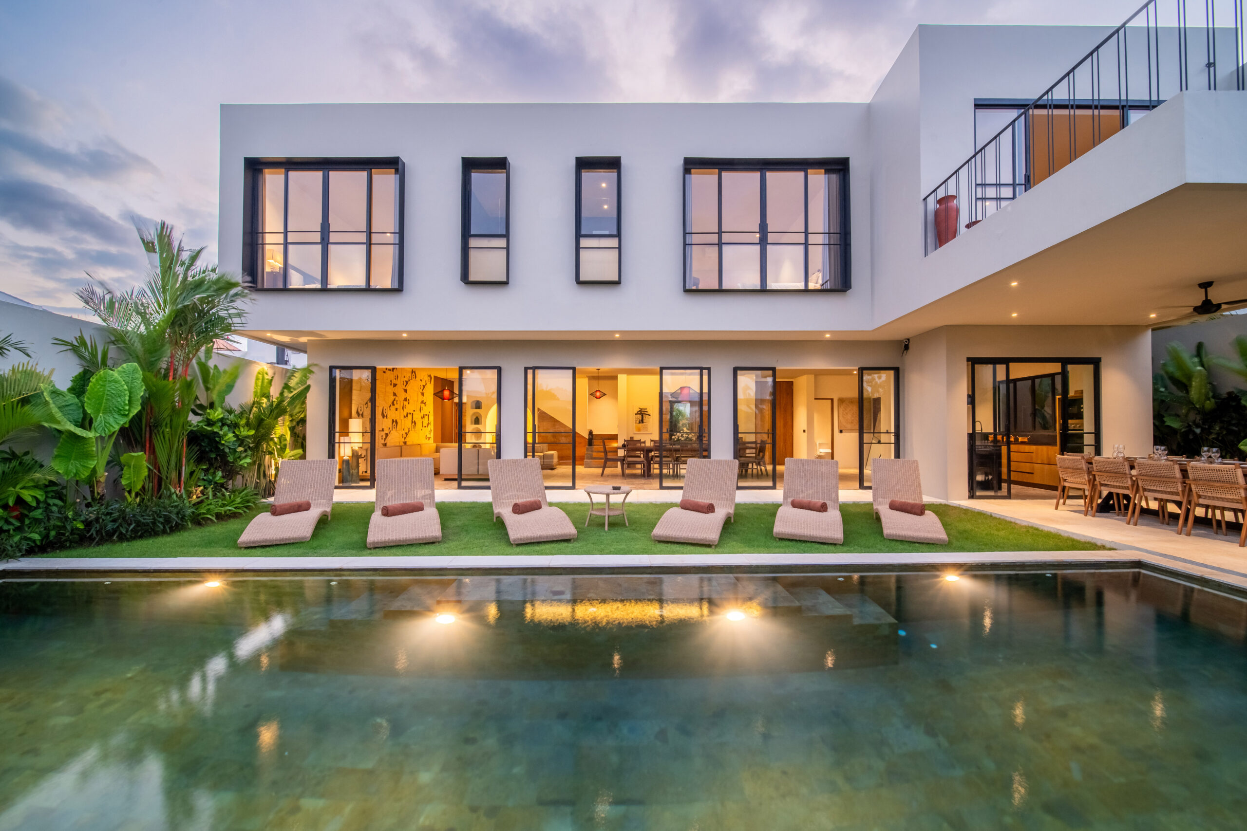 LUXURY 6 BEDROOM VILLA FOR SALE LEASEHOLD IN UMALAS BE-1370 